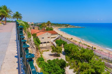 Tarragona Sahil Yolu Manzaralı