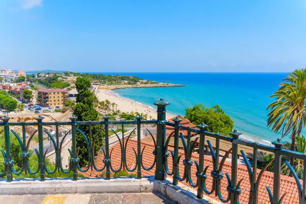 Sahne Tarragona 'nın Sahil ve Deniz Manzaralı Balkon Demiryolları