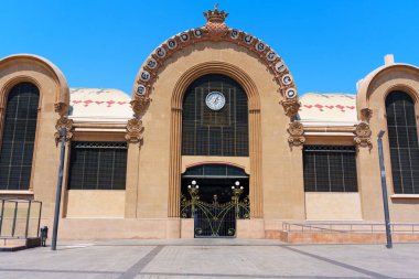 Tarragona, İspanya - 14 Temmuz 2024: Tarragona, İspanya Merkez Pazarı Cephesi