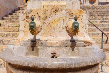 Tarragona, İspanya 'da Geleneksel Su Kaynağı Muslukları