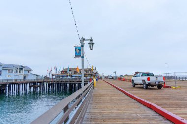 Santa Barbara, California - 20 Nisan 2024: Santa Barbara 'daki Stearns Rıhtımı Manzarası