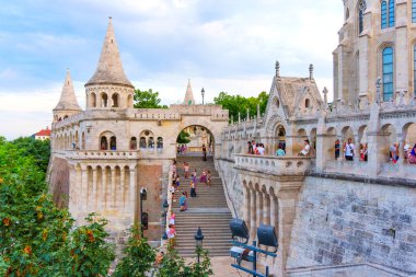 Budapeşte, Macaristan - 7 Temmuz 2024: Budapeşte 'deki Balıkçı Kalesinin Tarihi Ayrıntıları