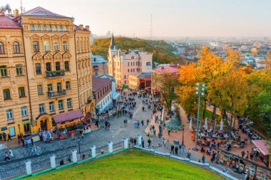 Kyiv, Ukrayna - 14 Ekim 2023: Kyiv 'de Sersemletici Andriivskyi Descent