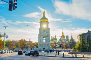 Kyiv, Ukrayna - 9 Ekim 2024: Kyiv 'de Güneş Işıklı Aziz Sophia Katedrali