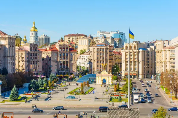 Kyiv, Ukrayna - 9 Ekim 2024: Ukrayna 'nın Kyiv kentindeki Bağımsızlık Meydanı Hava Görüntüsü