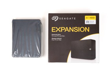 Kyiv, Ukrayna - 23 Ekim 2024: Seagate Expansion Harici Disk Paketleme Kutusu