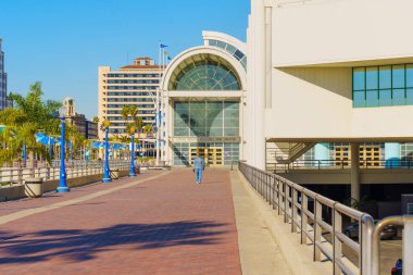 Long Beach, California - 15 Ocak 2025 Long Beach Kongre Merkezi Yolu