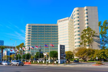 Los Angeles, Kaliforniya - 6 Ocak 2025: Sheraton Bayraklı Gateway Oteli