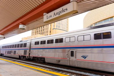 Los Angeles, Kaliforniya - 30 Aralık 2024: Los Angeles İstasyonunda Amtrak Lounge Car Close-Up