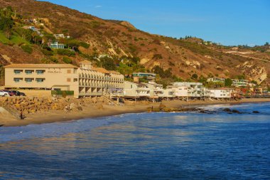 Malibu, California - 29 Kasım 2024: Malibu Beach Inn Sandy Shores ve Ocean