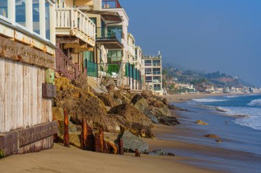 Malibu, California - 21 Aralık 2024: Sersemletici Okyanus Bakışlı Malibu Sahilleri