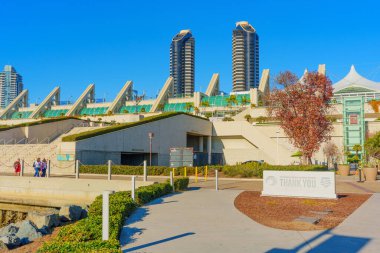 San Diego, California - 14 Ocak 2025: Modern Kuleli San Diego Kongre Merkezi Çağdaş Mimarlık