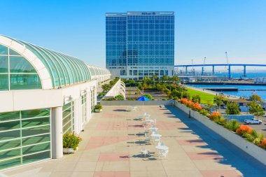 San Diego, California - 14 Ocak 2025: Hilton Hotel ve Waterfront 'la San Diego Kongre Merkezi