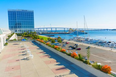 San Diego, California - 14 Ocak 2025: San Diego Kongre Merkezi ve Liman Bölgesi