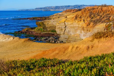 San Diego, Kaliforniya 'da Sunset' te çarpıcı sahil uçurumları