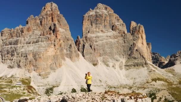 Blonde Woman Shoots Camera Mountain Landscape Three Peaks Lavaredo Female — Stock Video