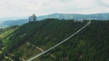 Skywalk ve Sky Bridge 'in havadan görüntüsü, Dolni Morava, Çek Cumhuriyeti.