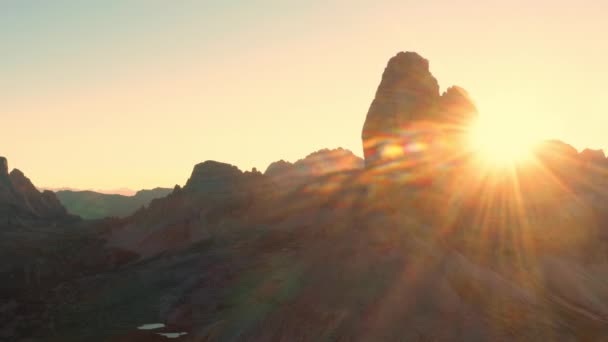 Rocky Peaks Tre Chime Lavaredo Counter Light Edges High Peaks — Stok video