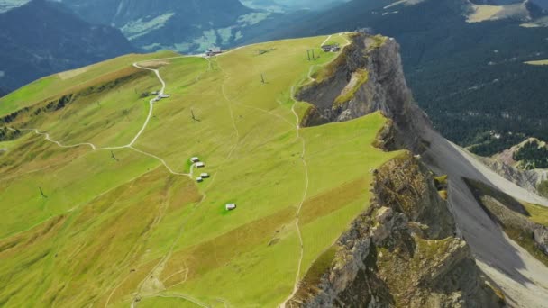 Steep Slope Seceda Mountain Covered Green Grass Sunny Summer Day — Stockvideo