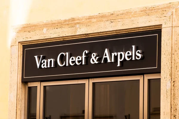 Van Cleef Arpels Módní Obchod Římě Slavný Luxusní Butik Celém — Stock fotografie