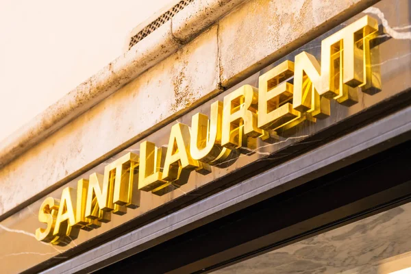 Saint Laurent Módní Obchod Římě Slavný Luxusní Butik Celém Světě — Stock fotografie