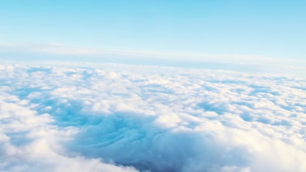 뭉게구름 과맑은 항공기 포구에서 보인다 날에는 지구의 높습니다 구름낀 — 비디오