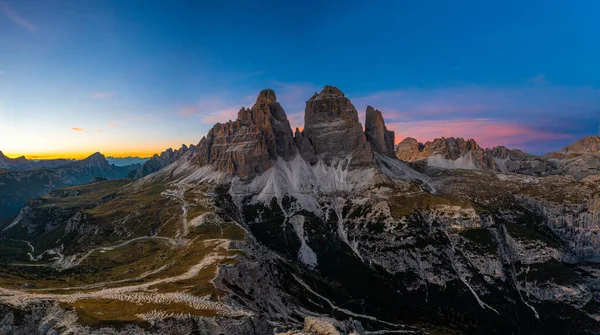 Kanten Hoher Gipfel Nach Sonnenuntergang Drei Glocken Von Lavaredo Unter — Stockfoto