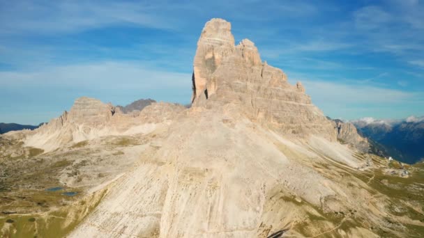 Iconic Tre Cime Lavaredo Nos Alpes Italianos Apresenta Uma Montanha — Vídeo de Stock