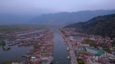 Kaşmir Vadisi Gulmarg, Dal Gölü, Nishat Bahçesi ve İHA 'dan Lale Bahçesi Manzarası