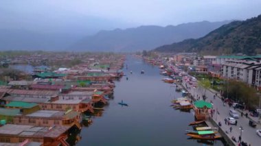 Kaşmir Vadisi Gulmarg, Dal Gölü, Nishat Bahçesi ve İHA 'dan Lale Bahçesi Manzarası