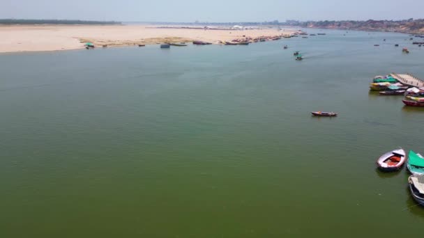 Varanasi印度Ganga河和Ghat的Aerial视图 — 图库视频影像