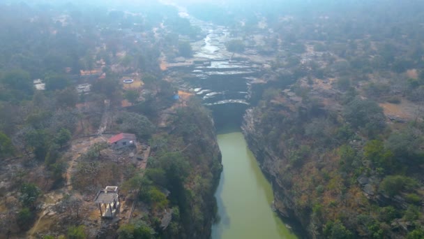 Rajdari Devdari Wodospady Znajdują Się Bujnej Zieleni Chandraprabha Wildlife Sanctuary — Wideo stockowe