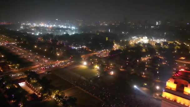 ドローンからのインド門の夜空からの眺め — ストック動画