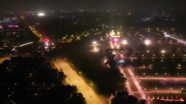 印度门夜间从无人机看到的空中图像 — 图库视频影像
