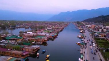 Srinagar, Jammu ve Kashmir, Hindistan, 21 Mart 2023, Dal Lake Drone Manzarası