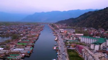 Srinagar, Jammu ve Kashmir, Hindistan, 21 Mart 2023, Dal Lake Drone Manzarası