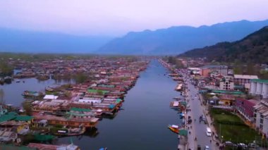 Srinagar, Jammu ve Kashmir, Hindistan, 21 Mart 2023, Dal Lake Drone Manzarası