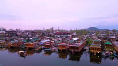 Srinagar, Jammu ve Kashmir, Hindistan, 21 Mart 2023, Dal Lake Drone Manzarası