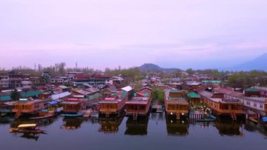 Srinagar, Jammu ve Kashmir, Hindistan, 21 Mart 2023, Dal Lake Drone Manzarası
