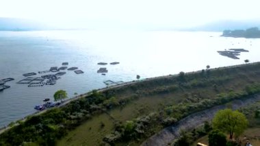 Patratu Barajı eyalet başkenti Ranchi 'ye 30-40 km mesafede.