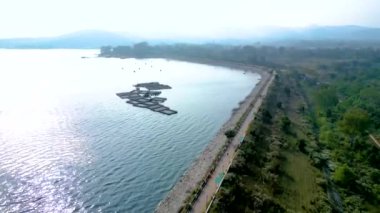 Patratu Barajı eyalet başkenti Ranchi 'ye 30-40 km mesafede.