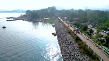 Patratu Barajı eyalet başkenti Ranchi 'ye 30-40 km mesafede.