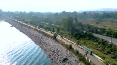 Patratu Barajı eyalet başkenti Ranchi 'ye 30-40 km mesafede.