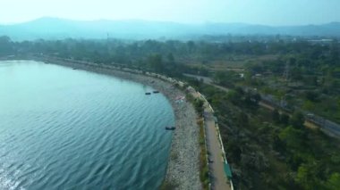 Patratu Barajı eyalet başkenti Ranchi 'ye 30-40 km mesafede.