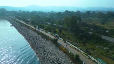 Patratu Barajı eyalet başkenti Ranchi 'ye 30-40 km mesafede.