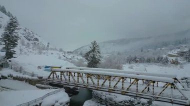 Kaşmir 'in güzel manzarası. Kar yağışı, Jammu ve Kashmir, Hindistan..