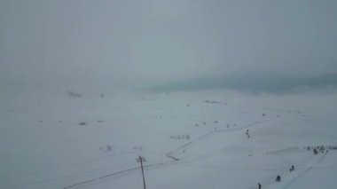 Kaşmir 'in güzel manzarası. Kar yağışı, Jammu ve Kashmir, Hindistan..