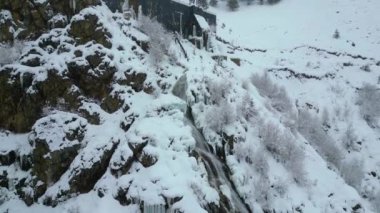 Kaşmir 'in güzel manzarası. Kar yağışı, Jammu ve Kashmir, Hindistan..