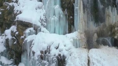 Kaşmir 'in güzel manzarası. Kar yağışı, Jammu ve Kashmir, Hindistan..