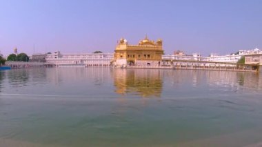 Altın Tapınak, Hindistan 'ın Pencap kentindeki Amritsar şehrinde bulunan bir gurdwara..